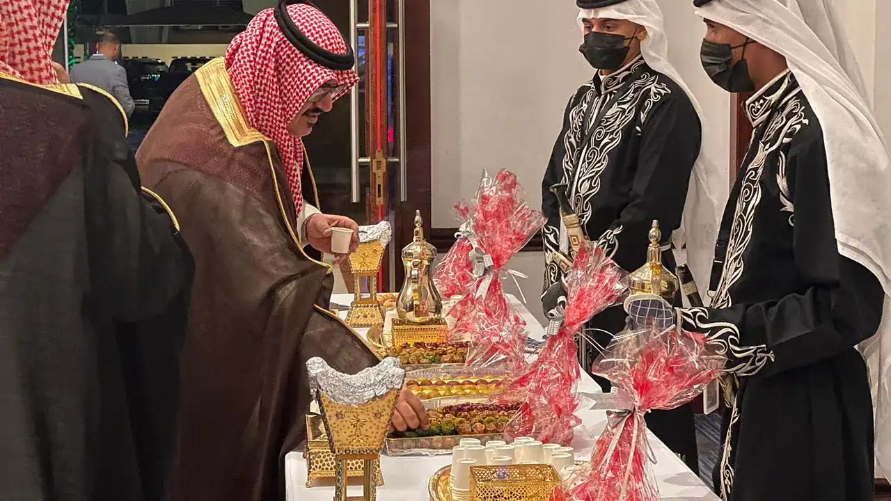 تجهيز ضيافة فعاليات ومؤتمرات VIP - صبابين وقهوجية مناسبات — formal reception indoor event saudi hosts luxury catering