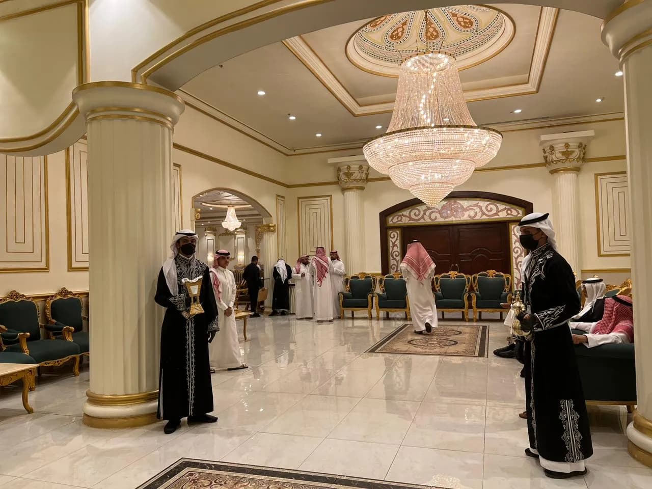 تجهيز ضيافة فعاليات ومؤتمرات VIP - صبابين وقهوجية مناسبات — saudi event vip reception luxury catering majlis traditional
